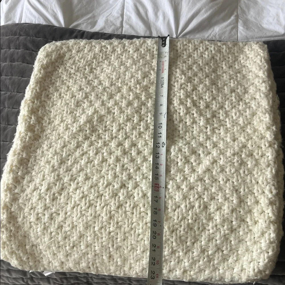 Pottery Barn Cream Cable Knit Accent Pillow cover
